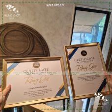 Khung A4 vàng ánh kim - nhìn là thấy sang, treo lên là thấy xịn Khung A4 vàng ánh kim - nhìn là thấy sang, treo lên là thấy xịn