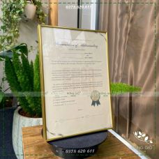 KHUNG A4 KIM LOẠI VIỀN MỎNG – VÀNG TƯƠI SANG TRỌNG KHUNG A4 KIM LOẠI VIỀN MỎNG – VÀNG TƯƠI SANG TRỌNG